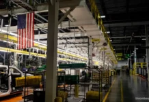 US manufacturing stays weak as tariffs pressure supply chains
