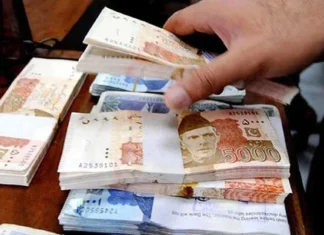 Pakistan’s development spending slows to Rs76bn in four months due to IMF-aligned controls
