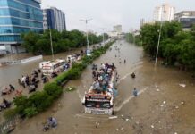 Karachi traders face Rs15 billion loss as torrential rain disrupts city’s economy
