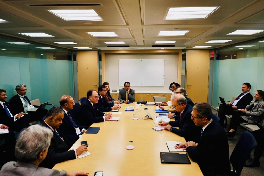 Pakistan, IMF discuss reform progress, agree to sustain fiscal discipline