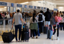 US warns it could force 20% flight cuts if shutdown continues