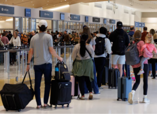 US warns it could force 20% flight cuts if shutdown continues