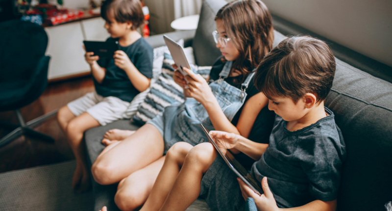 Senators call for safeguards on under-18 social media use, propose special committee