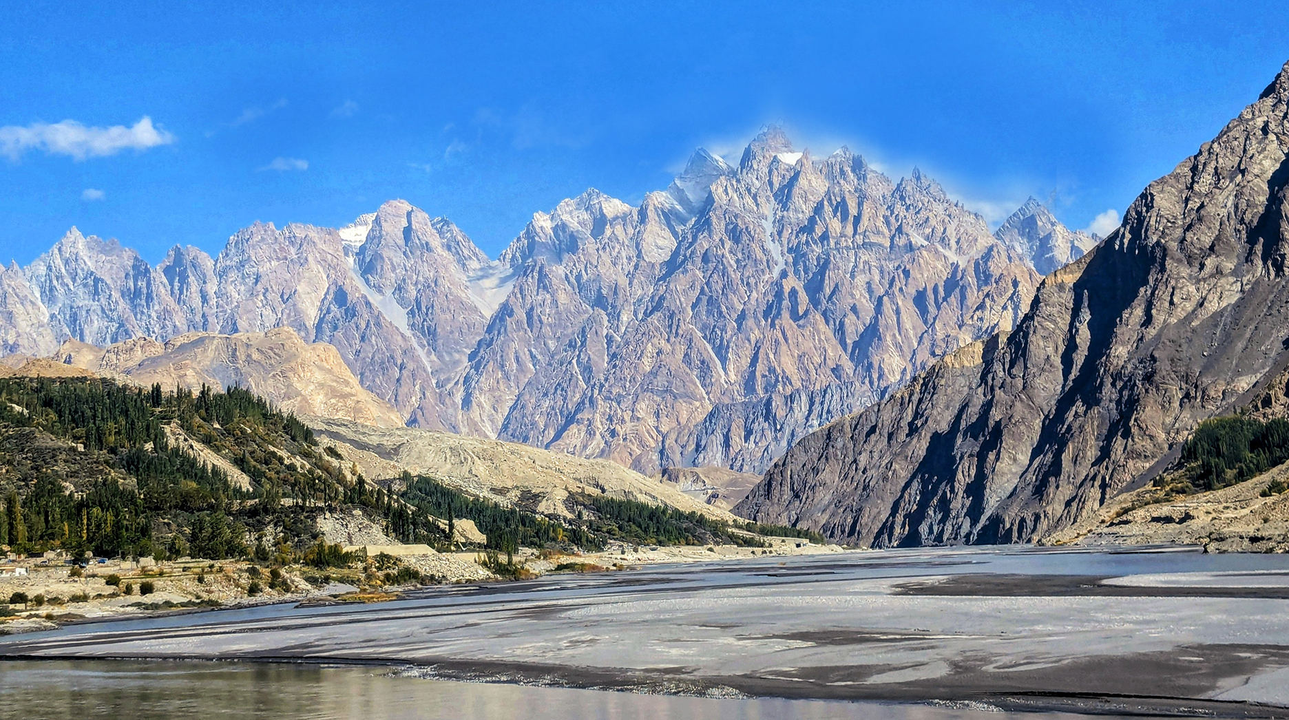 In Gilgit Baltistan, farming is slowly dying out. Meet the school teacher and banker fighting back