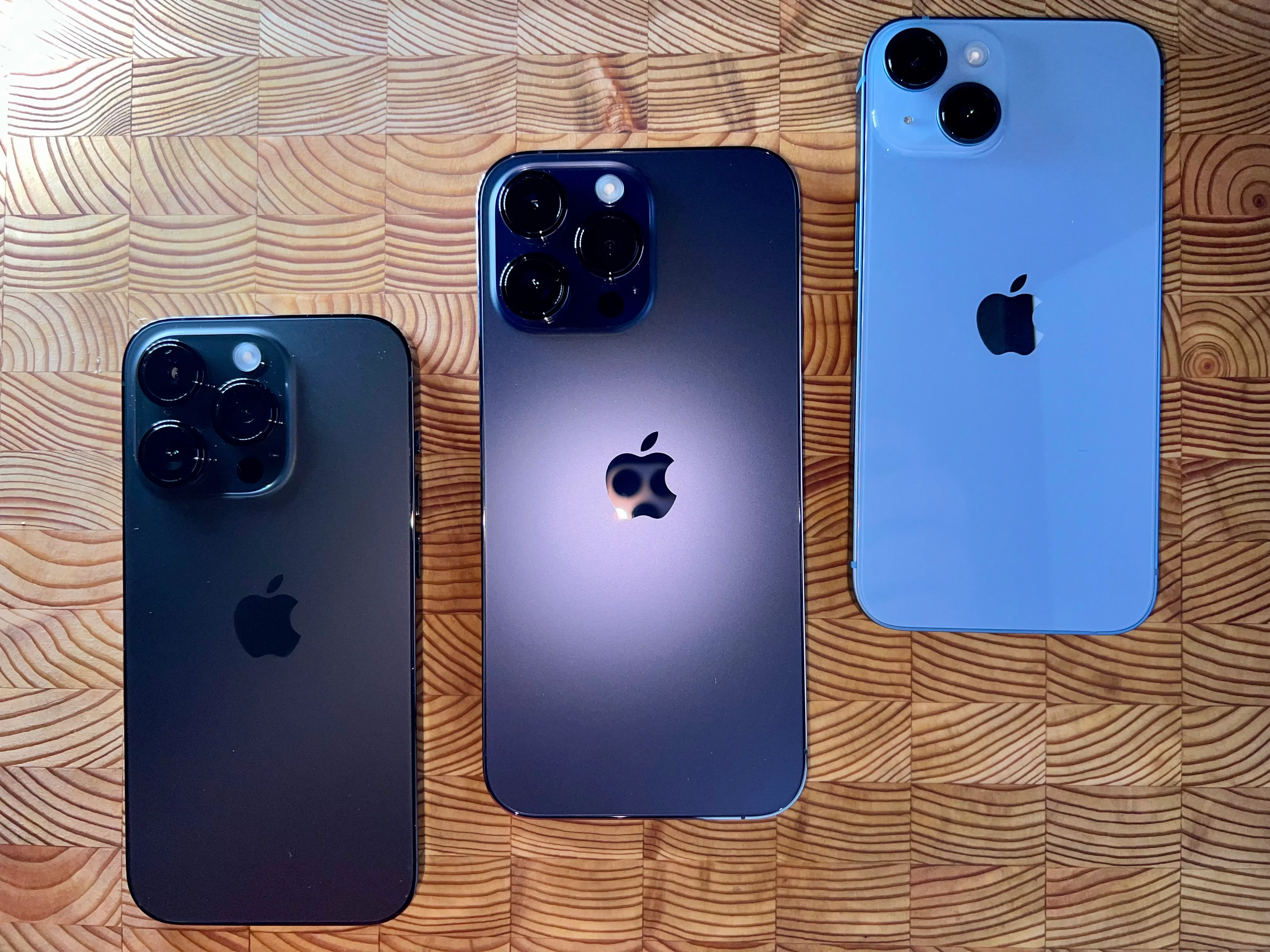 Customs raises values for 62 used phone models across five major brands