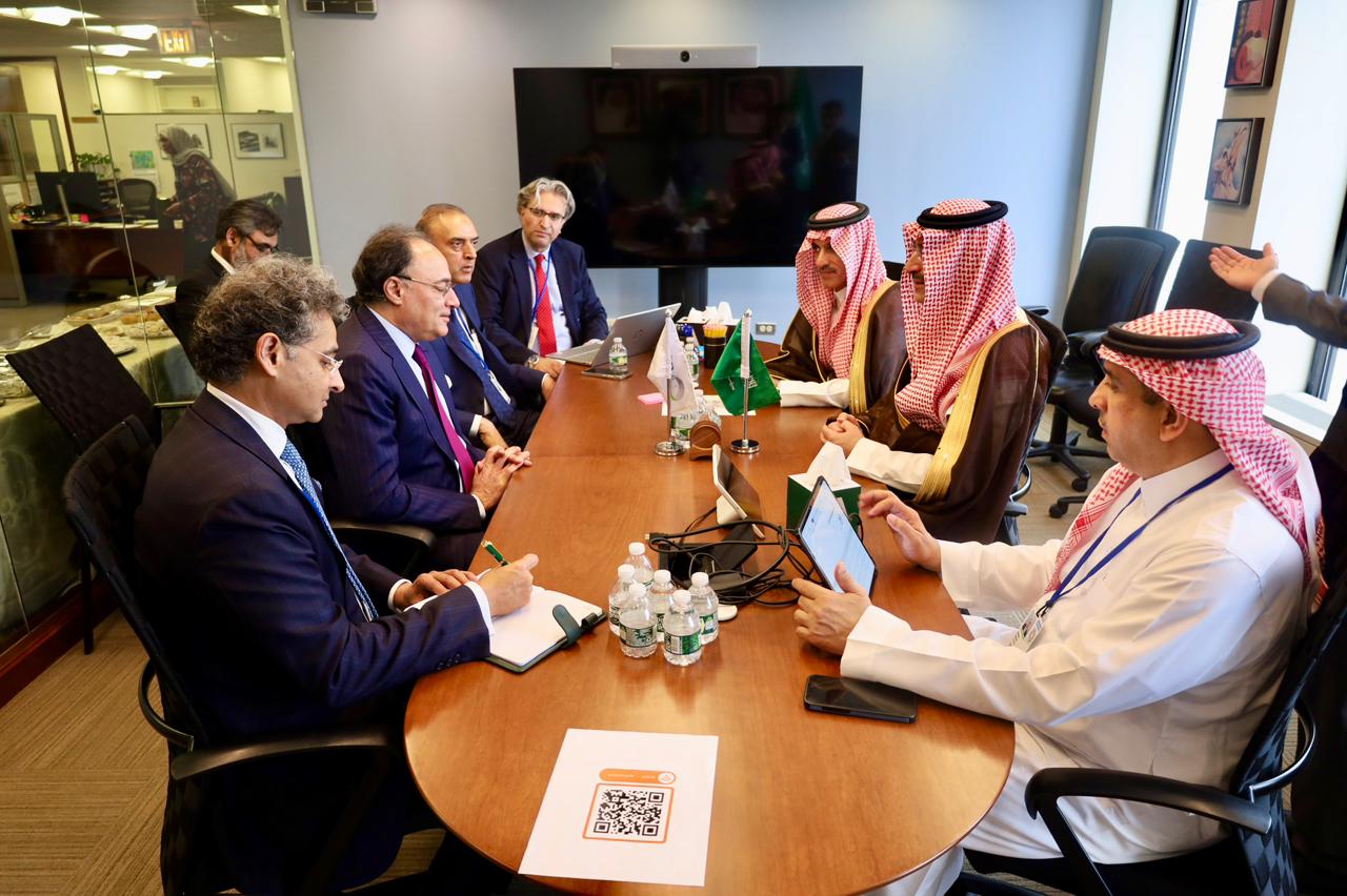 Pakistan, Saudi Fund discuss development cooperation, energy risks amid Middle East conflict