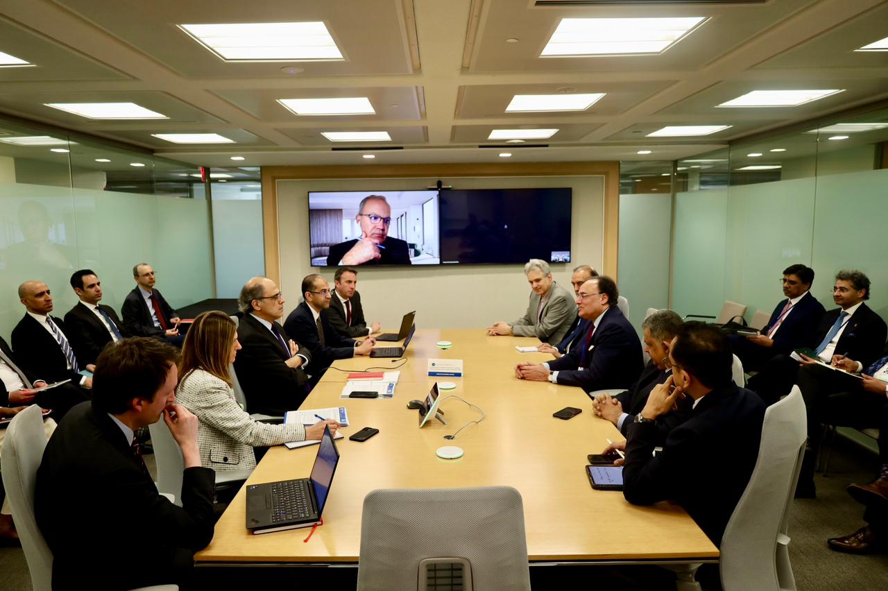 Aurangzeb meets IMF’s Jihad Azour, discusses growth and inflation risks amid Mideast crisis