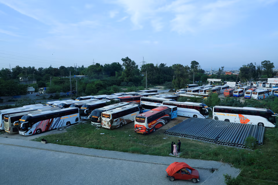 Businesses, residents suffer as Islamabad maintains security lockdown amid stalled US-Iran talks 