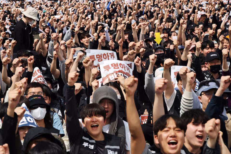 Samsung's chip output drops 18% overnight as workers protest over pay, union says